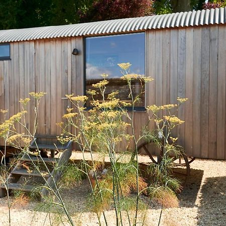 Hut64 Villa Alderbury Bagian luar foto