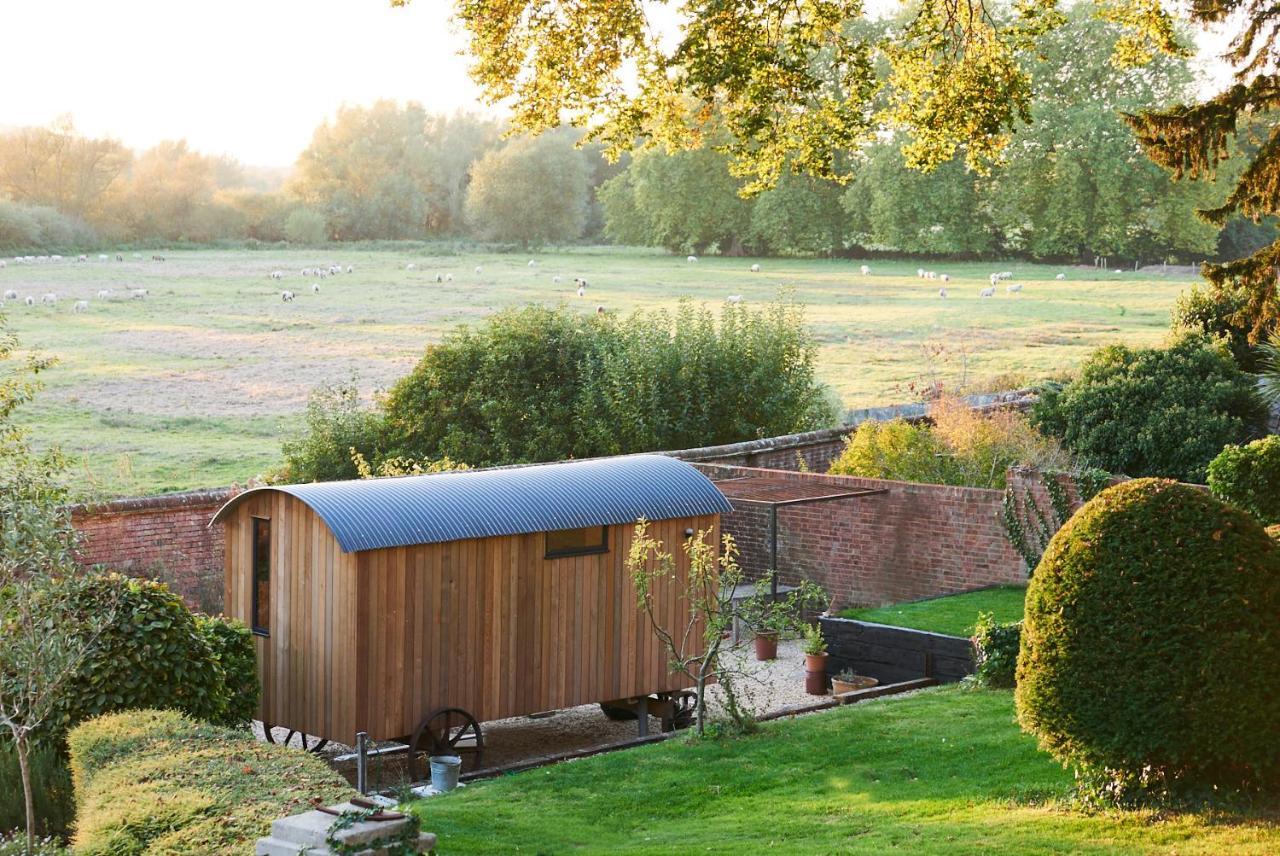 Hut64 Villa Alderbury Bagian luar foto