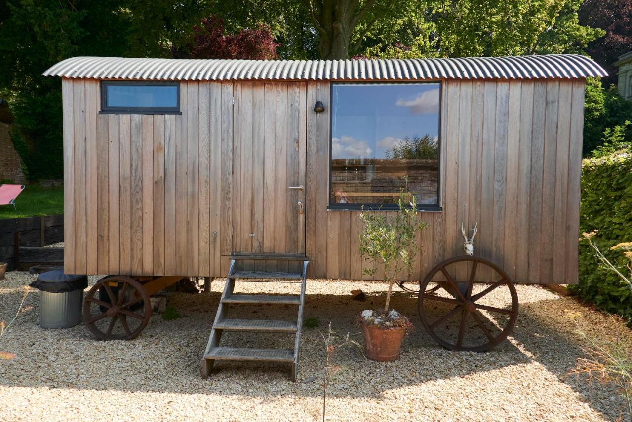 Hut64 Villa Alderbury Bagian luar foto
