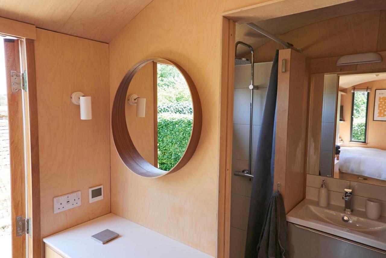 Hut64 Villa Alderbury Bagian luar foto