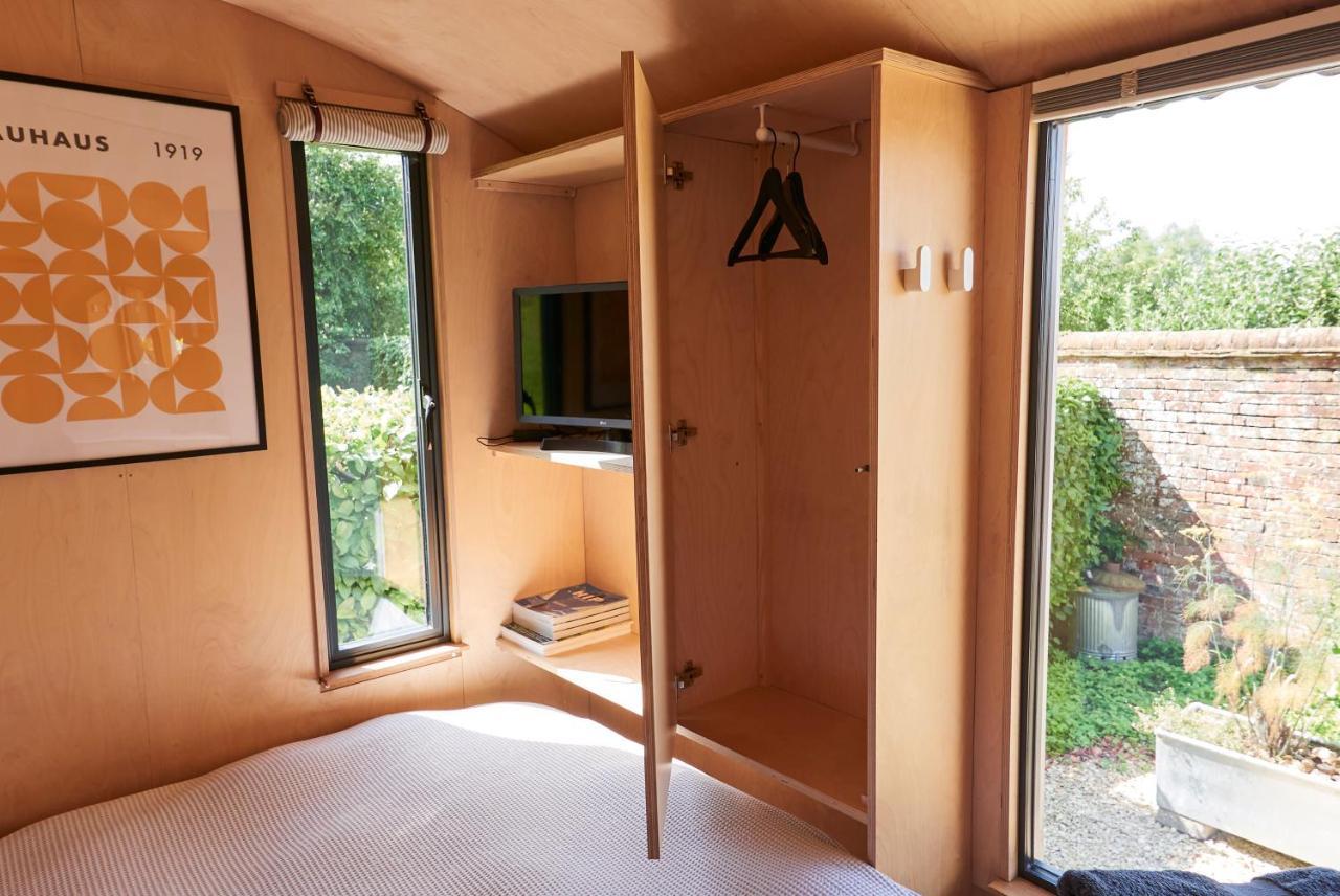 Hut64 Villa Alderbury Bagian luar foto
