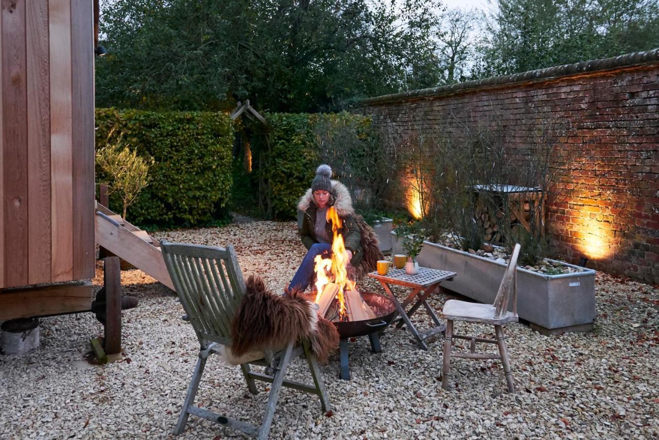 Hut64 Villa Alderbury Bagian luar foto