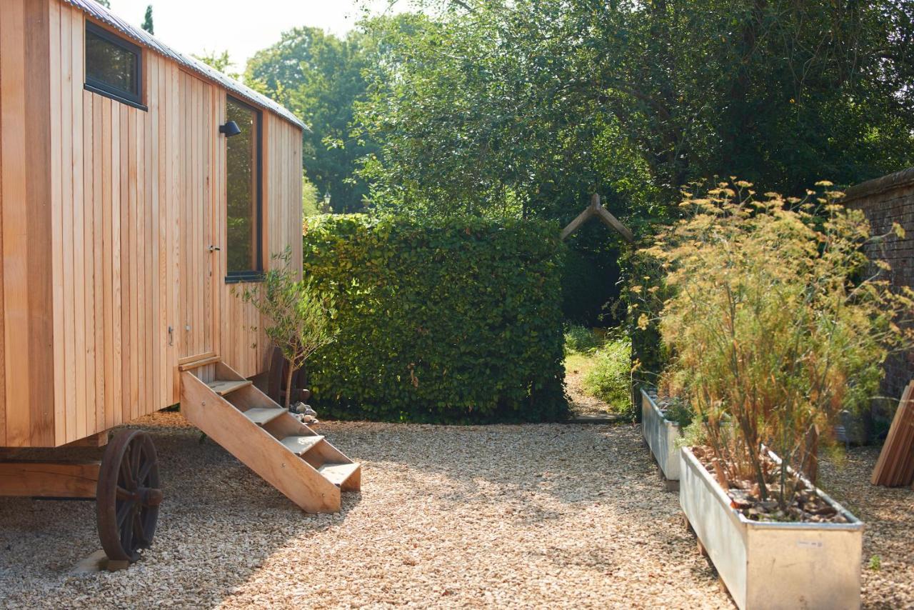 Hut64 Villa Alderbury Bagian luar foto