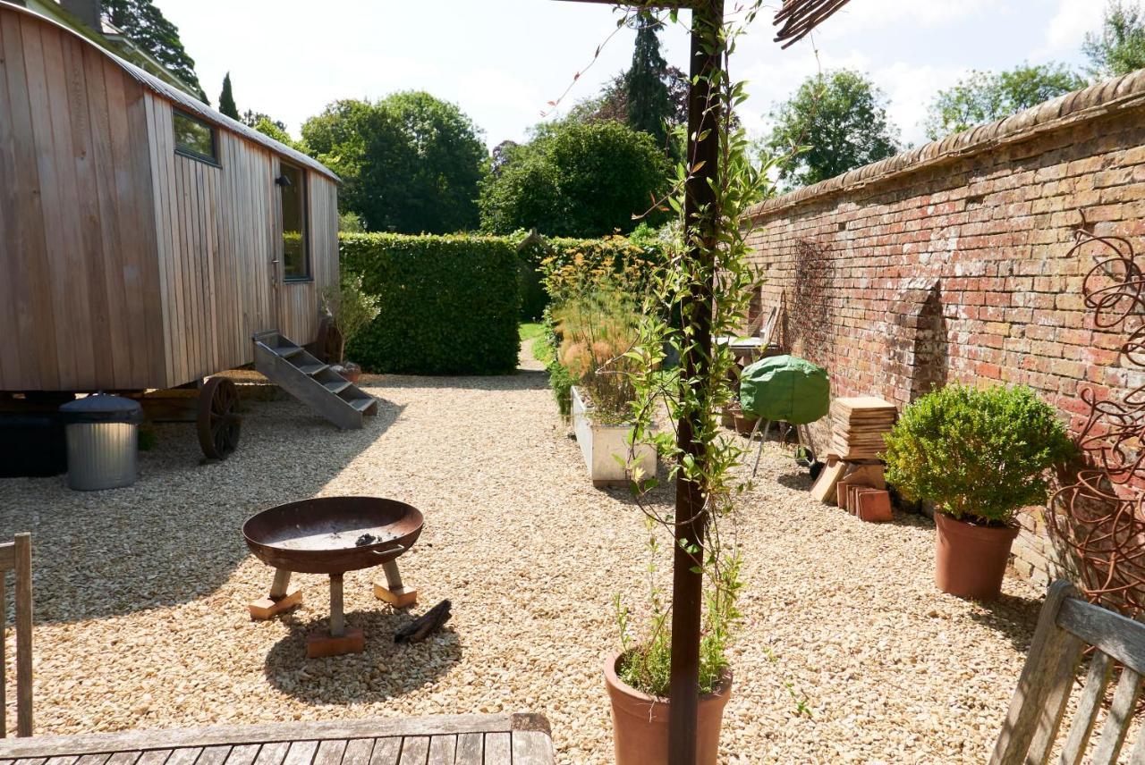 Hut64 Villa Alderbury Bagian luar foto